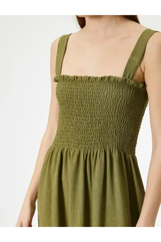 Платье миди на бретелях, с гипюровой отделкой, свободного кроя. - 5