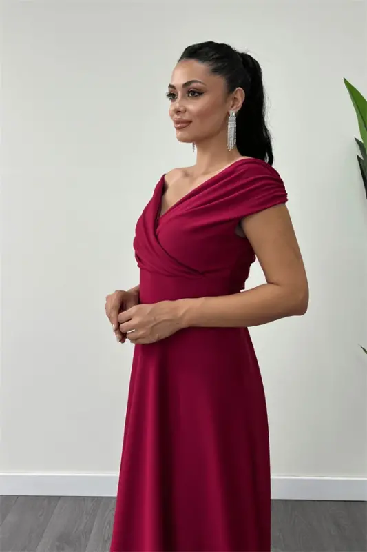 Платье Oversized с лодочкой - Бордовый - 4
