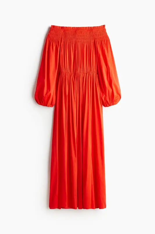 Платье с открытыми плечами и сборками на лифе - 1