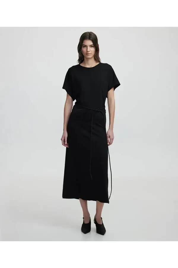 Платье с поясом из искусственной кожи - 1