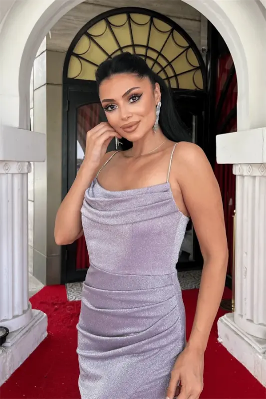 Платье вечернее из ткани с блестками с вырезом-каплей - ПУДРА - 3