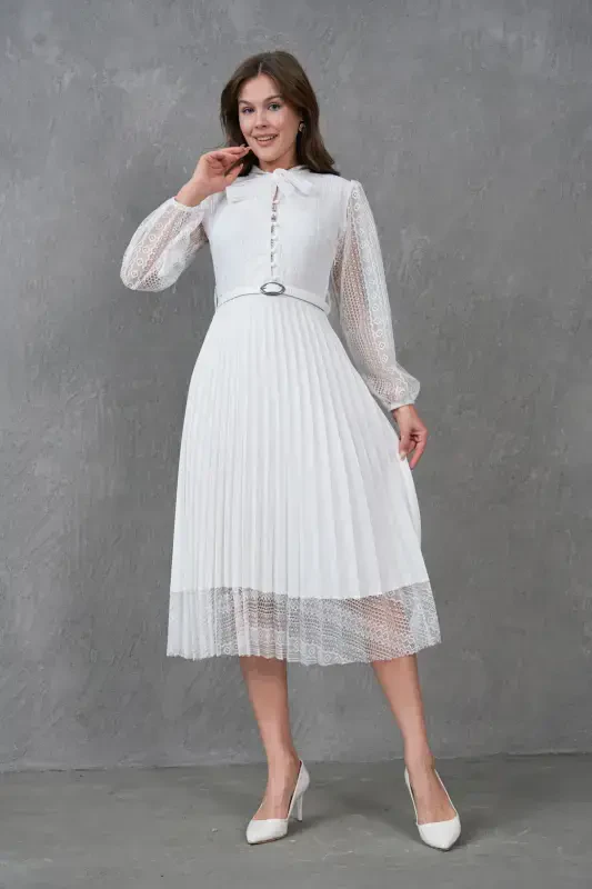 Платье вечернее кружевное белое с длинными рукавами, плиссированной деталью и поясом, модель 57834-БЕЛЫЙ - 5