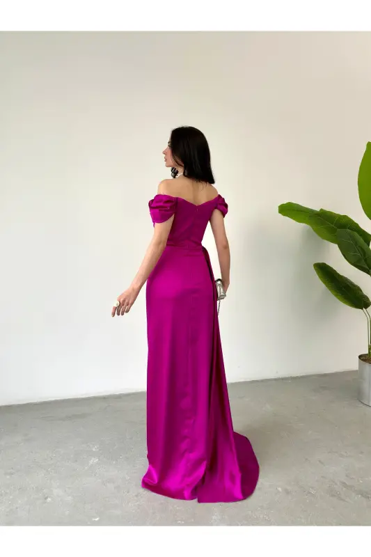 Платье вечернее с драпировкой на спущенных плечах - фуксия - SERICA MODA