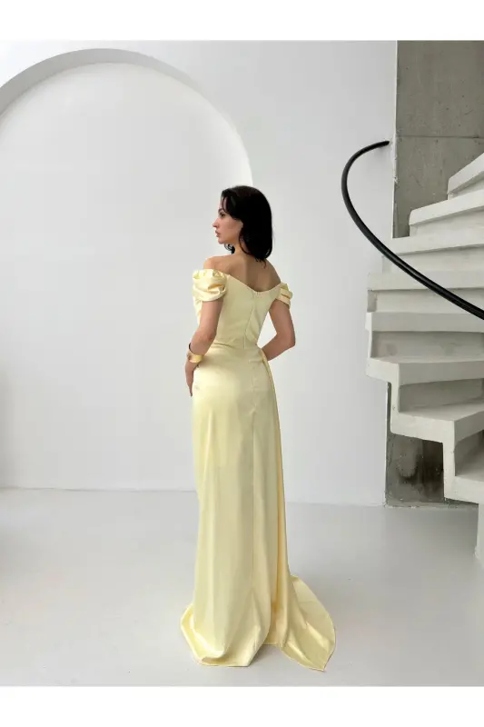 Платье вечернее с драпировкой на спущенных плечах - желтое - 4