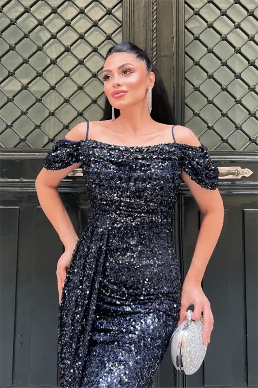 Платье вечернее с пайетками, вырезом 