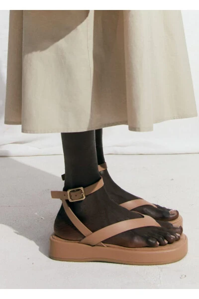 Platform sandals with straps - 4