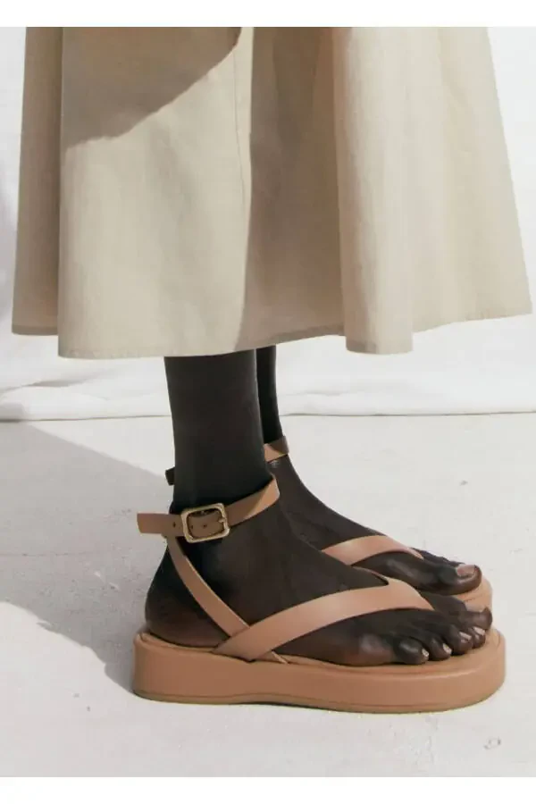 Platform sandals with straps - 4