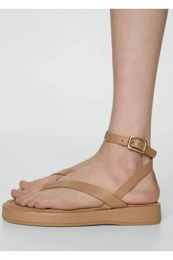 Platform sandals with straps - 7
