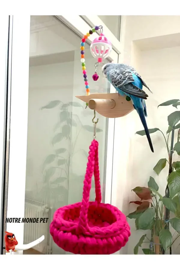 Play area with hammock on suction cups - 6