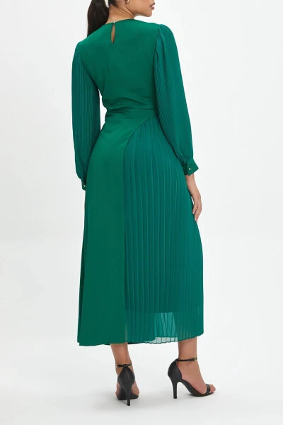 Плечо и талия с каменными деталями, юбка складчатая, велосипедный воротник, зеленое платье 40245 - SERPIL (1)
