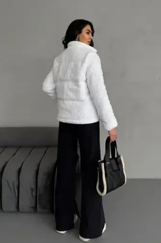 Плюшевая рельефная тедди дутая куртка экрю бело-экрю белый - 5