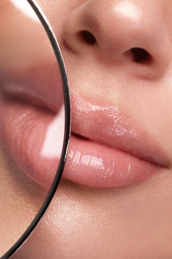 Plump Up Extra Hydrating 208 Shimmer Nude Lip Plumper - 20