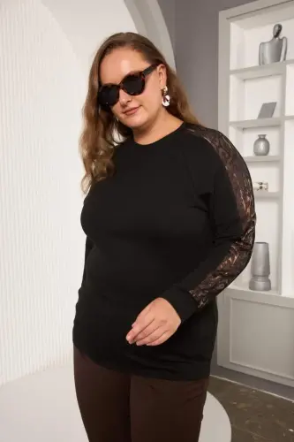Plus Size Blouse with Lace Detail on the Sleeves - Black - 5
