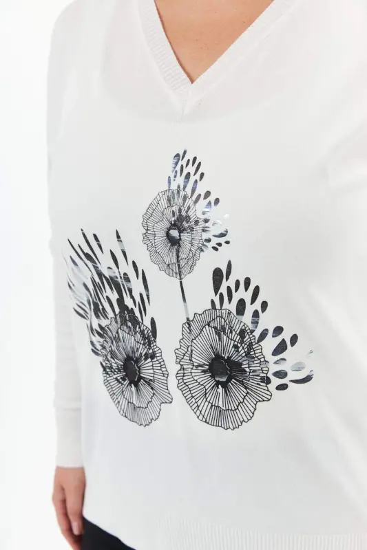 Plus Size Cashmere Blend V-Neck Printed Knit Sweater Ecru - 9