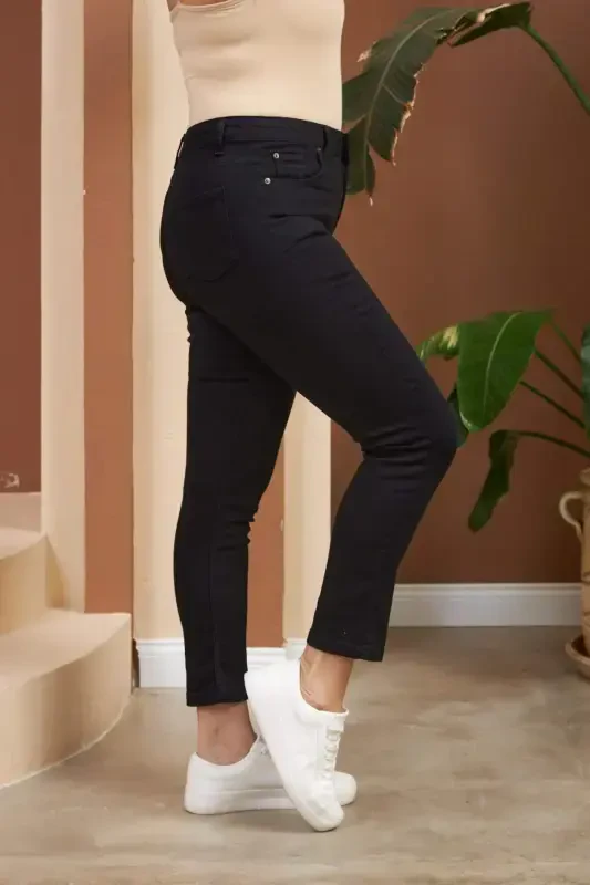 Plus Size Cuff Bottom Black Pants - 2