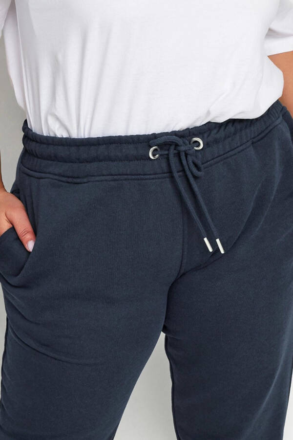 Plus Size Elastic Waistband Slim Fit Pocket Jogger Sweatpants 303172 - 9