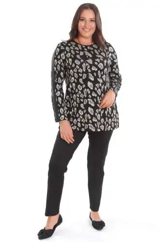 Plus Size Leopard Print Black Blouse with Leather Striped Sleeves - BÜYÜKBEDENIZ (1)