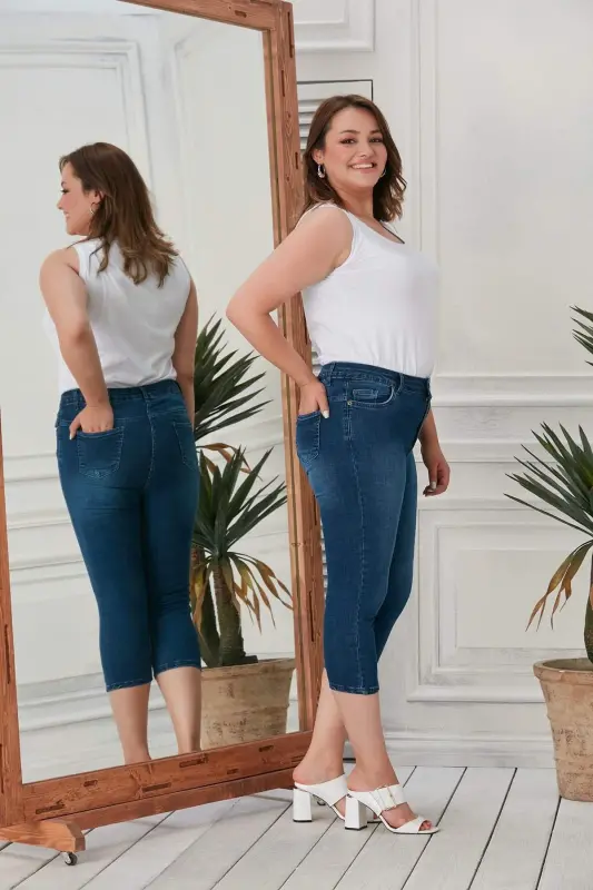 Plus Size Navy Denim Capri Pants - 4