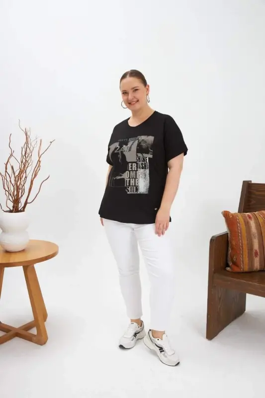 Plus Size Printed T-Shirt Black - 6