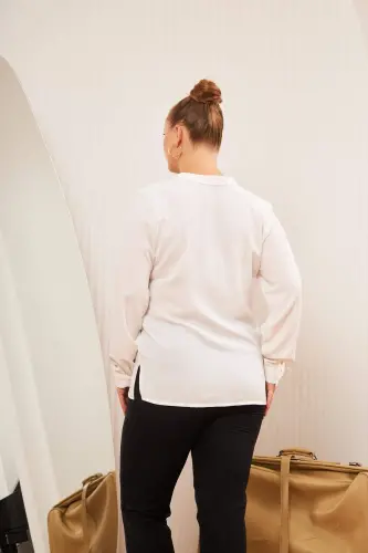 Plus Size Shirt Ecru with Necklace Accessory - 10