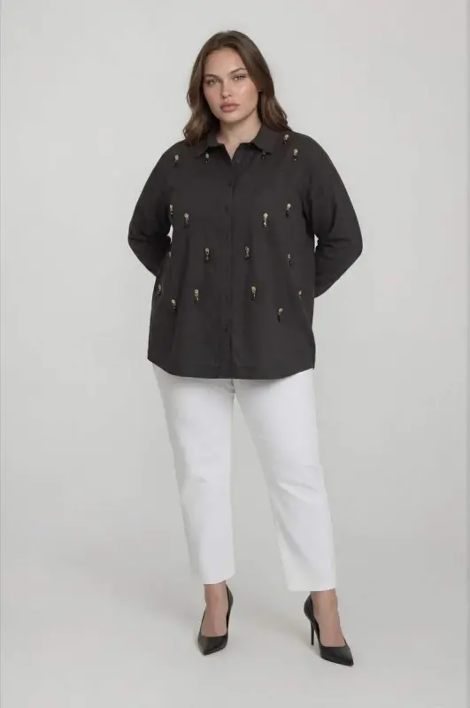 Plus Size Shirt with Pendulum Accessory Black - 4