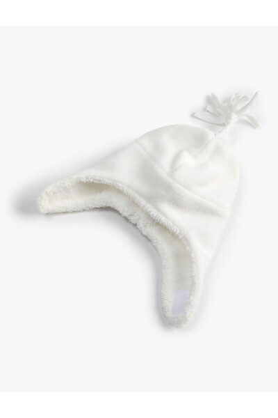 Plush earflap beanie with fleece lining - 5