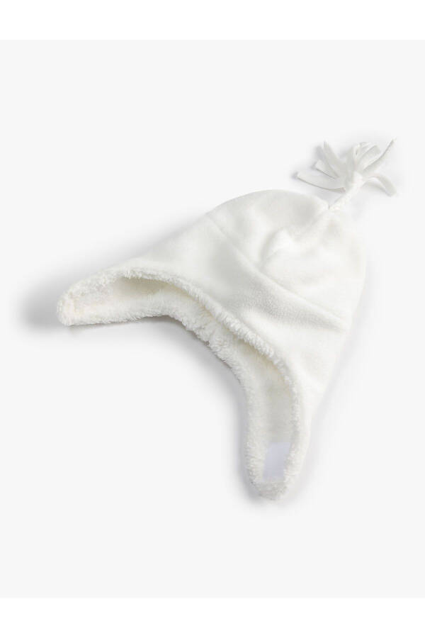 Plush earflap beanie with fleece lining - 2