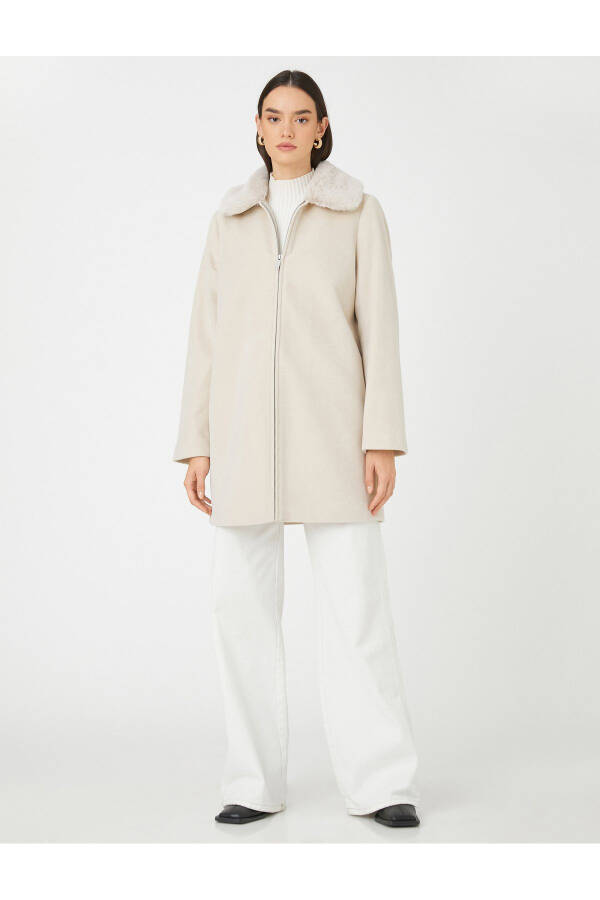 Plush zippered coat. - 3