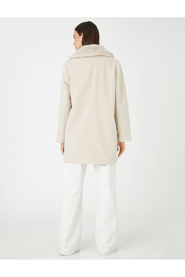 Plush zippered coat. - 4