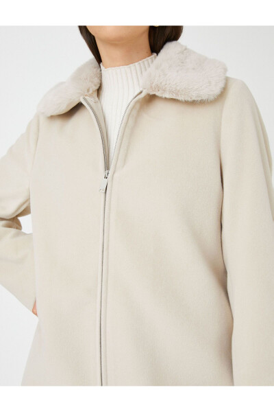 Plush zippered coat. - 5