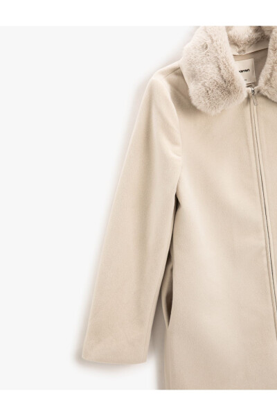 Plush zippered coat. - 6