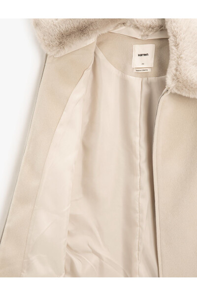 Plush zippered coat. - 7