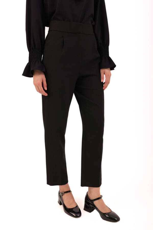 Pocketed Classic Fit Trousers - 2