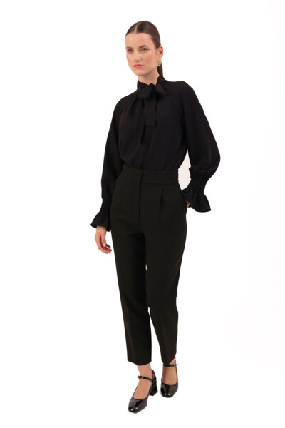 Pocketed Classic Fit Trousers - AKER