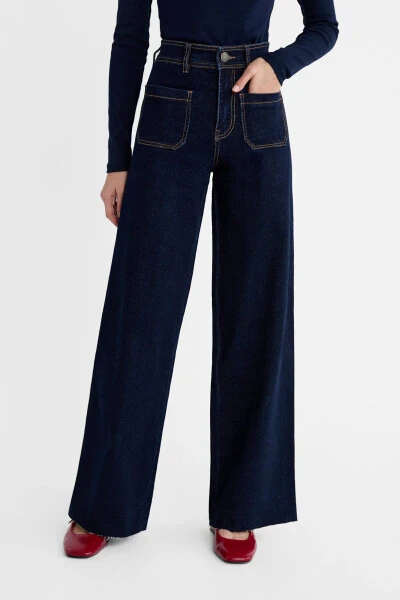 Pocketed Straight Fit Jeans - 9