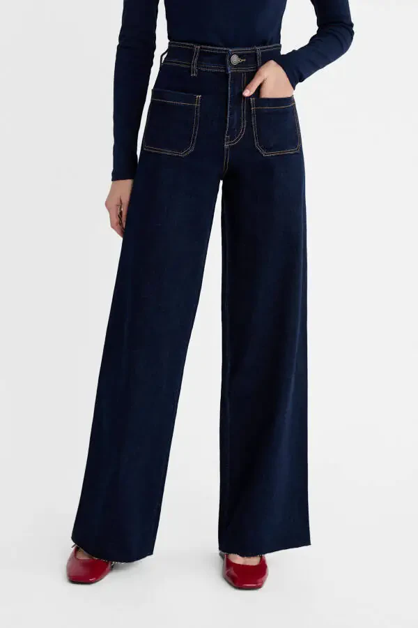 Pocketed Straight Fit Jeans - 9