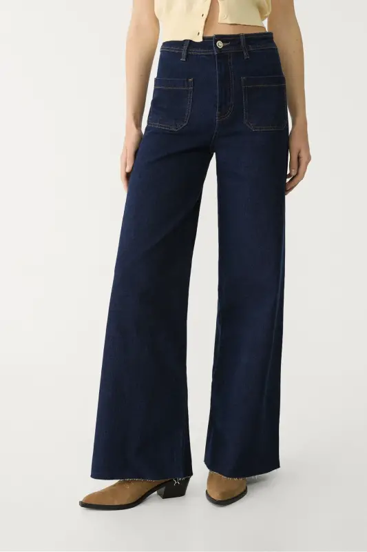 Pocketed Straight Fit Jeans - 3