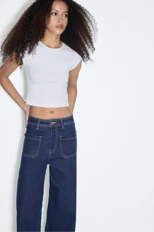 Pocketed Straight Fit Jeans - 3