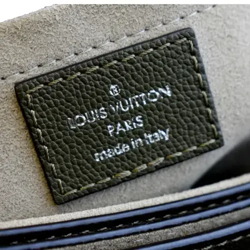 Подержанный LOUIS VUITTON Очень телячья кожа Седло Плечо Сумка Khaki Green - 14