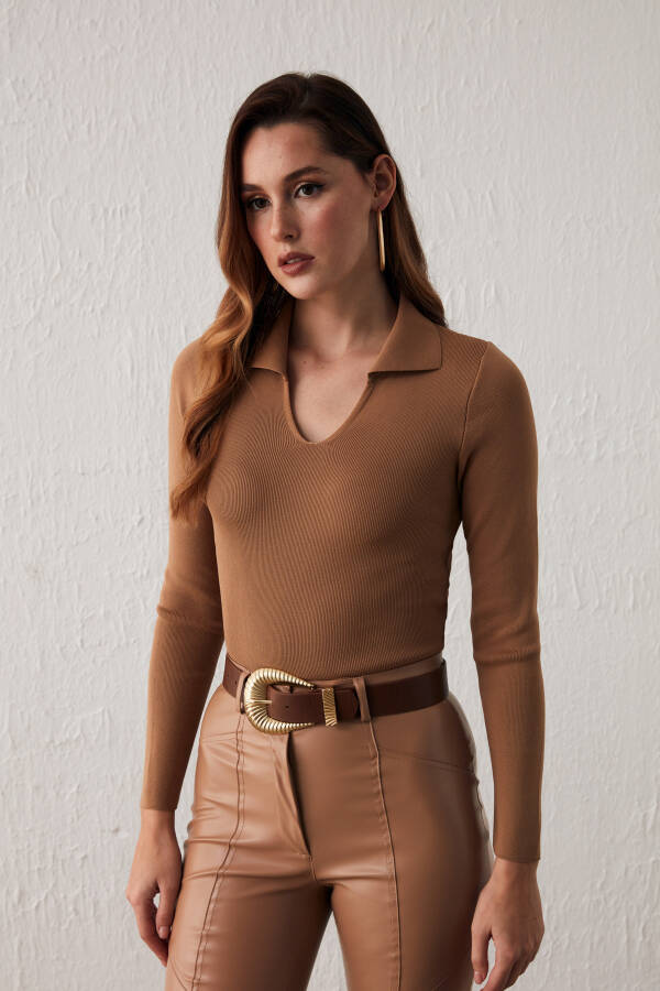 Polo Neck Sweater - Fawn - 3