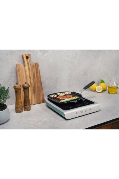 Portable induction cooktop, emerald green - 16