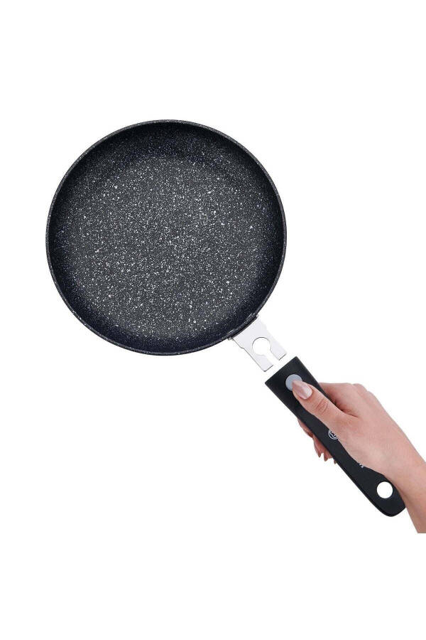 Pratika Frying Pan 18x3,2 - 8