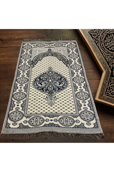 Prayer rug for Hajj and Umrah, wholesale and retail. 
