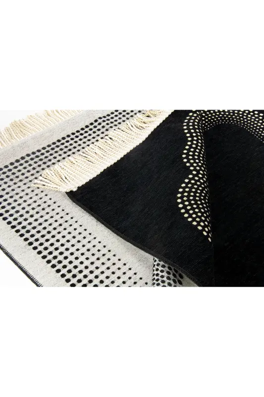 Prayer Rug with Mihrab Design in Black - 3