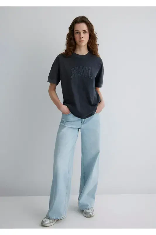 Printed Black T-Shirt Loose Fit / Relaxed Fit 1 - 2