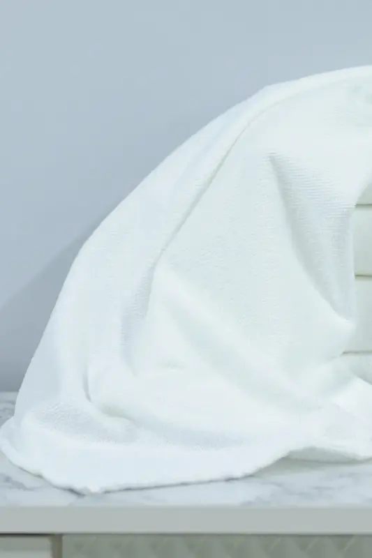 Профессиональное микрофибровое полотенце для волос, не впитывающее краску, 50х90 см, набор из 4 штук - белый. - 5