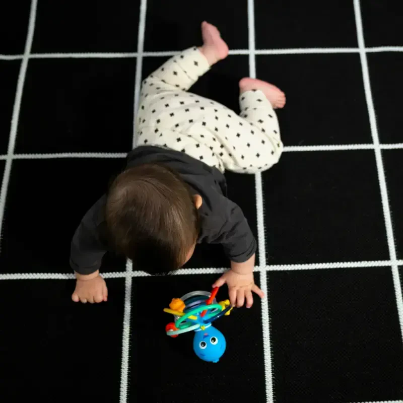 Прорезыватель для зубов и погремушка Baby Einstein Ocean Explorers Opus's Shake & Soothe, разноцветный, для младенцев от 0 месяцев - 8