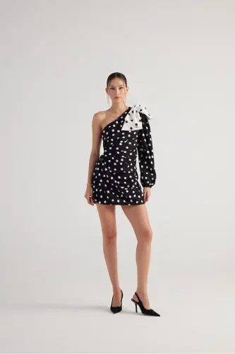 Puantiyeli Çıkarılabilir Kurdele Aksesuarlı Tek Kollu Mini Polka Elbise Siyah - Siyah - 10