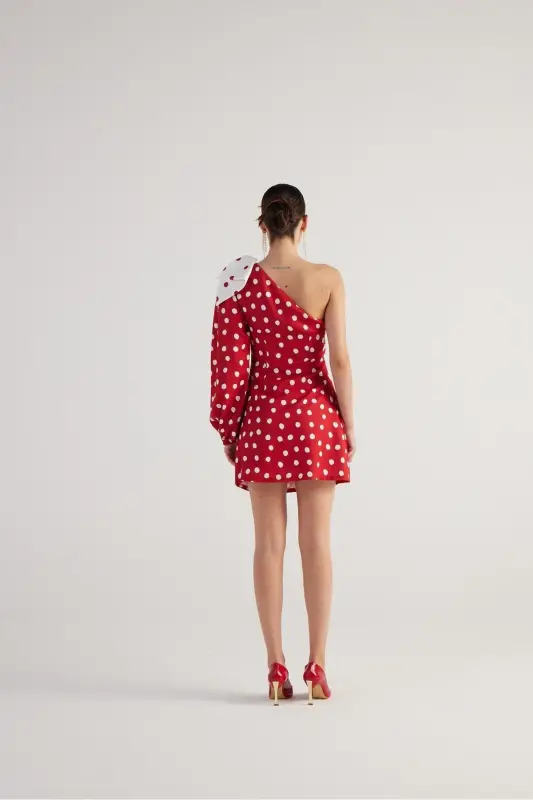 Puantiyeli Çıkarılabilir Kurdele Aksesuarlı Tek Kollu Mini Polka Elbise Kırmızı - Kırmızı - 4