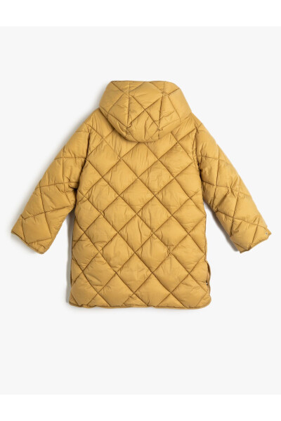 Puffer jacket with hood and snap button detailed quilting. - 4